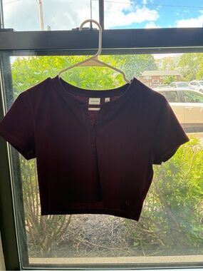 Aritzia Short Sleeve Henley Crop Top - Dark Burgundy